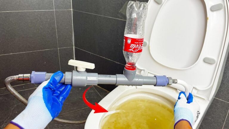 Une idée toute simple pour déboucher vos toilettes en 5 minutes… sans appeler un plombier