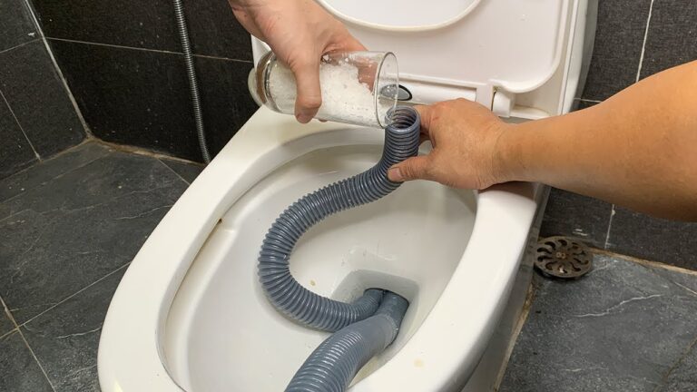 5 étapes pour traiter les fuites de gaz toxiques de votre réservoir de toilette