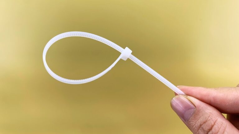 10 astuces avec des attaches-câbles à découvrir absolument !